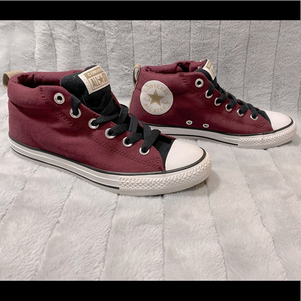 Burgundy Converse All-Star